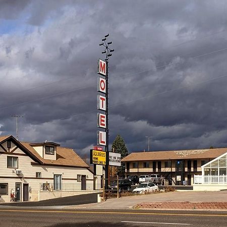 Aquarius Inn Bicknell Exterior foto