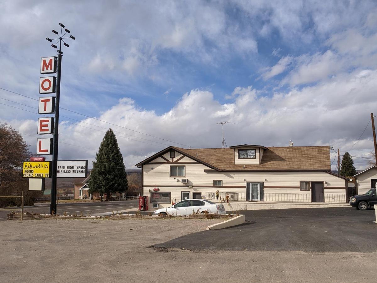 Aquarius Inn Bicknell Exterior foto