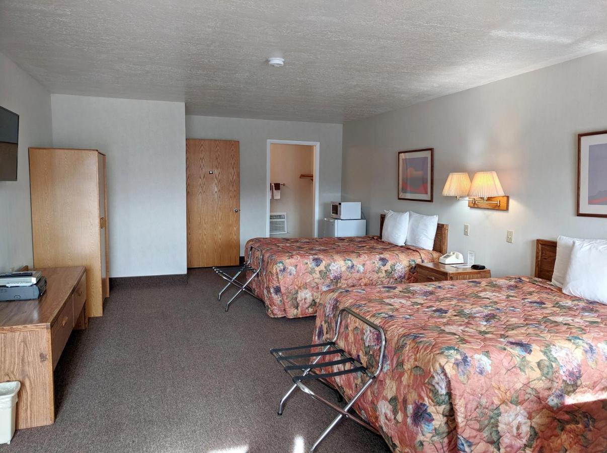 Aquarius Inn Bicknell Exterior foto