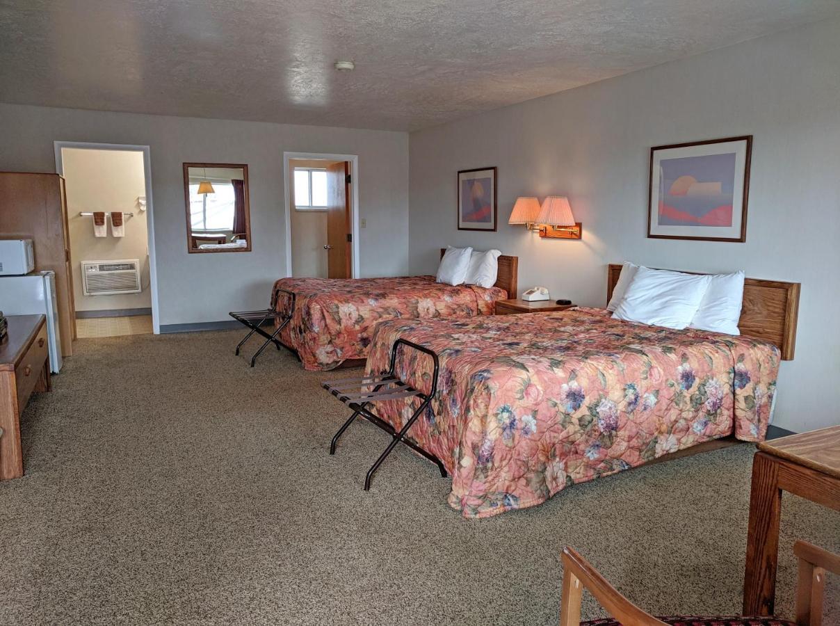 Aquarius Inn Bicknell Exterior foto
