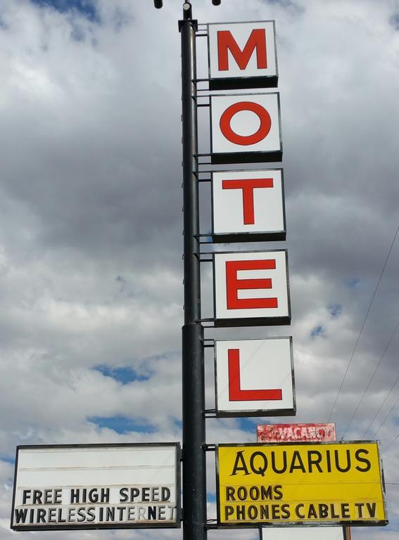 Aquarius Inn Bicknell Exterior foto