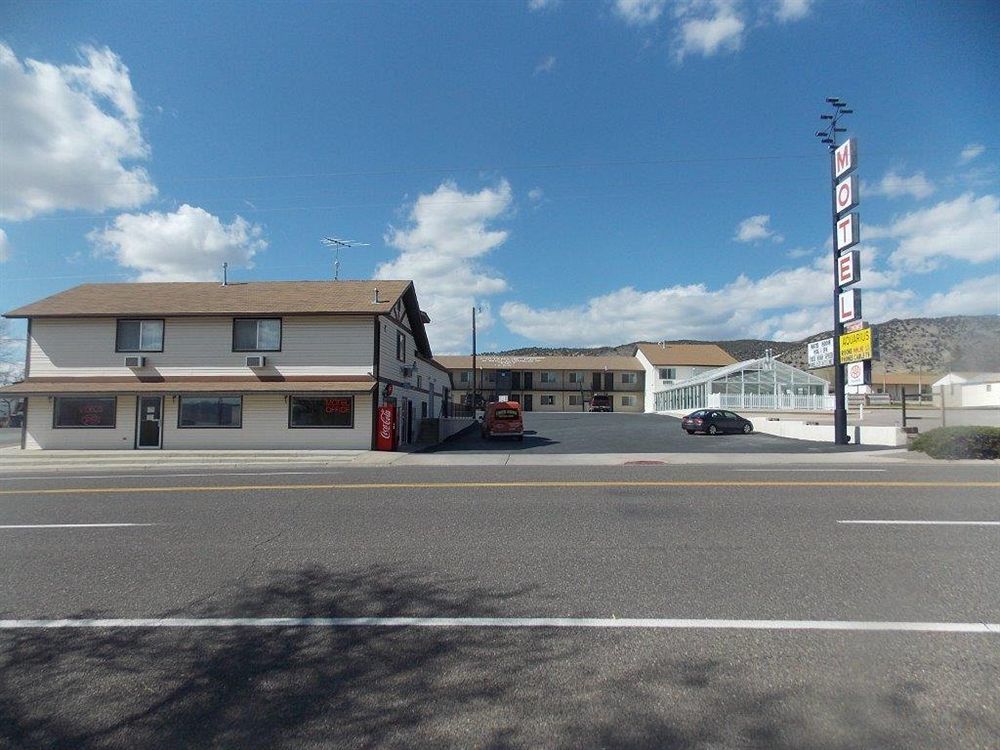 Aquarius Inn Bicknell Exterior foto
