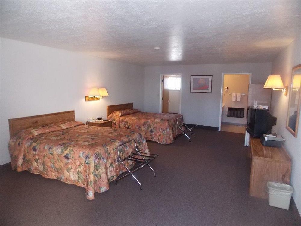 Aquarius Inn Bicknell Exterior foto